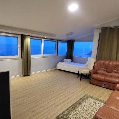 Jon Rooms ヒマラ エクステリア 写真